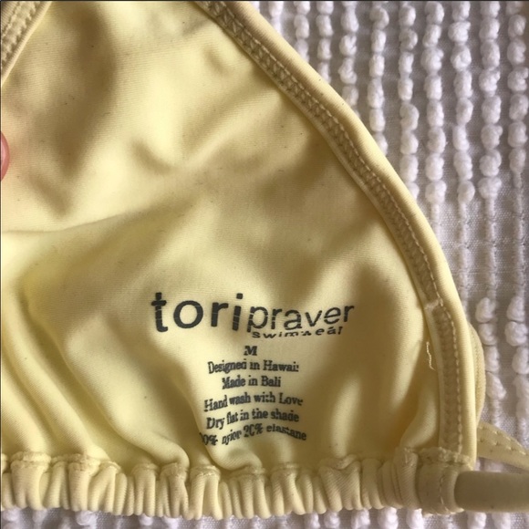 Tori Praver sage ruffle bikini - Picture 5 of 7